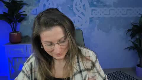 Snapshot of fridatander chatting on 7, 3, 2025 Frida Tander online show from 7, 3, 2025