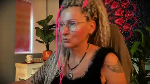 Frida Tander online show from 27, 5, 2026