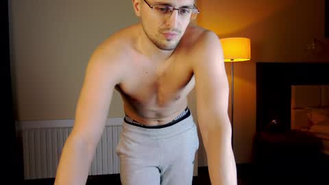 Snapshot of friend123211 chatting on 1, 2, 2025 Viktor online show from 1, 2, 2025