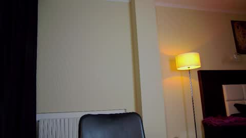 Snapshot of friend123211 chatting on 12, 3, 2025 Viktor online show from 12, 3, 2025