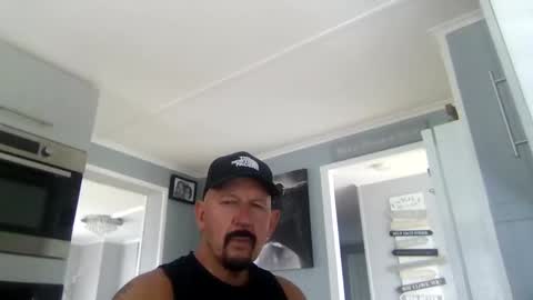 Snapshot of friskyneedsum chatting on 23, 9, 2025 bob online show from 23, 9, 2025