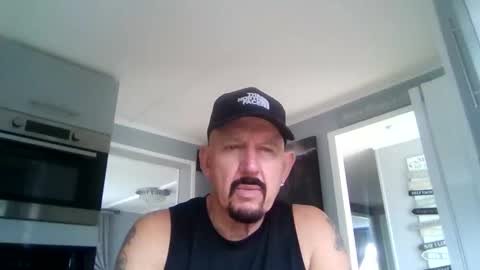 Snapshot of friskyneedsum chatting on 12, 11, 2025 bob online show from 12, 11, 2025