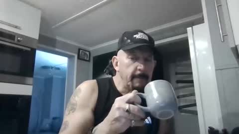 Snapshot of friskyneedsum chatting on 21, 11, 2025 bob online show from 21, 11, 2025