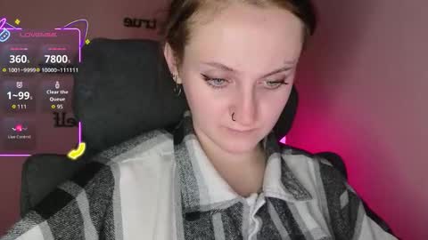 Snapshot of frosty_blueberries4 chatting on 13, 11, 2025 ANA online show from 13, 11, 2025