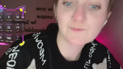 Snapshot of frosty_blueberries4 chatting on 26, 11, 2025 ANA online show from 26, 11, 2025