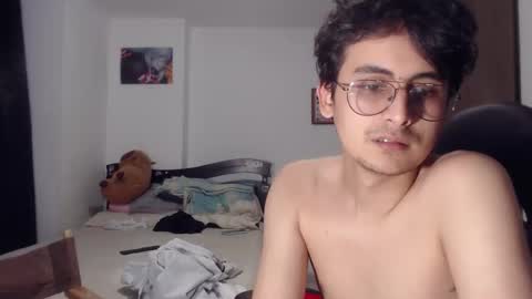 uwu online show from 4, 12, 2025