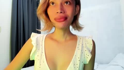 fuckingsexy143 online show from 10, 6, 2026