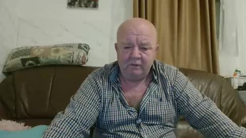 Snapshot of fullballs6 chatting on 26, 11, 2025 fullballs6 online show from 26, 11, 2025