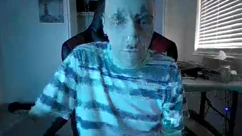 Snapshot of fun4u2tx chatting on 6, 4, 2026 fun4u2tx online show from 6, 4, 2026