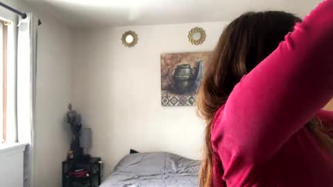 Linnys Palace online show from 28, 1, 2025