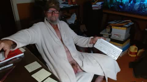 Snapshot of funmike2000 chatting on 8, 12, 2024 mike online show from 8, 12, 2024