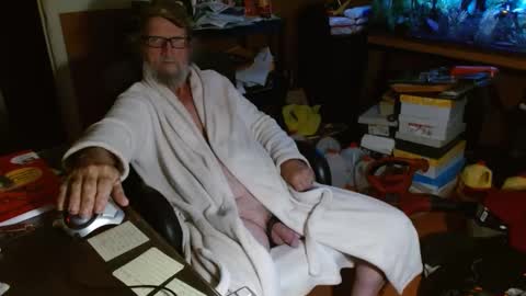 Snapshot of funmike2000 chatting on 15, 12, 2024 mike online show from 15, 12, 2024