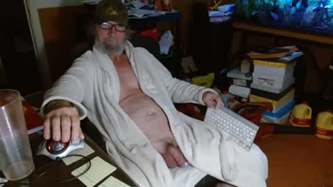 Snapshot of funmike2000 chatting on 22, 12, 2024 mike online show from 22, 12, 2024