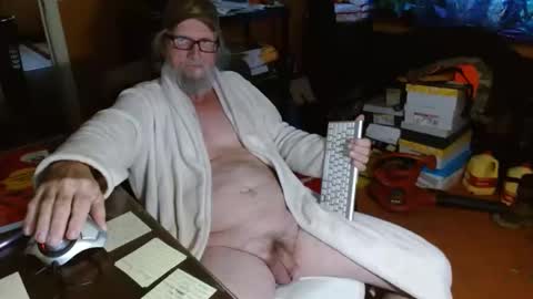 Snapshot of funmike2000 chatting on 5, 1, 2025 mike online show from 5, 1, 2025