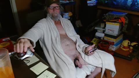 Snapshot of funmike2000 chatting on 15, 1, 2025 mike online show from 15, 1, 2025