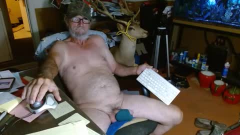 Snapshot of funmike2000 chatting on 2, 11, 2025 mike online show from 2, 11, 2025