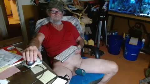 Snapshot of funmike2000 chatting on 15, 11, 2025 mike online show from 15, 11, 2025