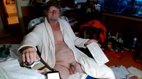 Snapshot of funmike2000 chatting on 19, 1, 2026 mike online show from 19, 1, 2026