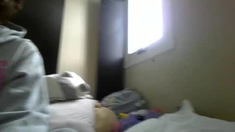 fuzzypeaches87 online show from 17, 3, 2026