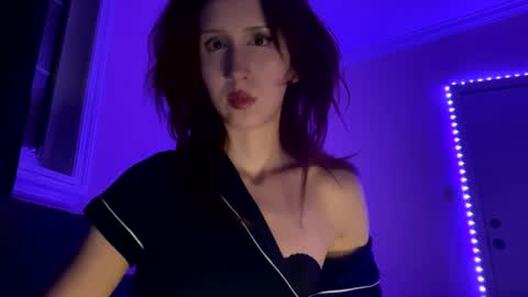 Snapshot of g0ddessluna1800 chatting on 31, 1, 2025 Goddess Luna online show from 31, 1, 2025