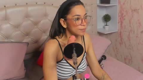 Snapshot of gabbieskinny chatting on 25, 11, 2025 gabbieskinny online show from 25, 11, 2025