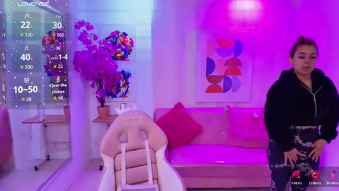 gabby_evanns online show from 7, 10, 2025