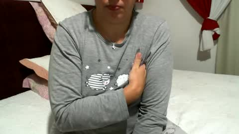 Snapshot of gabibrasil chatting on 6, 7, 2026 gaby layla online show from 6, 7, 2026