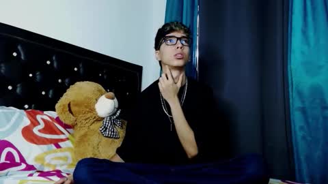 gabriel_x18 online show from 9, 2, 2026