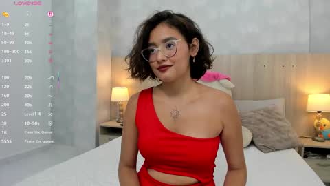 Snapshot of gabriela_vargas chatting on 6, 10, 2025 Gabriela Vargas online show from 6, 10, 2025