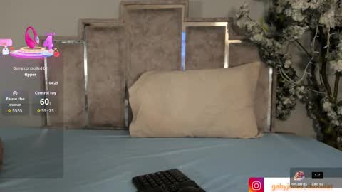 gabyyjones online show from 18, 10, 2025