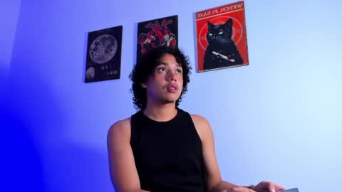 Snapshot of gaeloconner chatting on 15, 12, 2024 Gael Conner online show from 15, 12, 2024