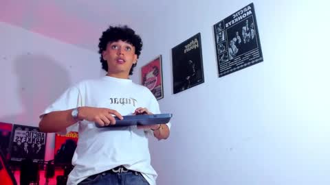 Snapshot of gaeloconner chatting on 28, 2, 2025 Gael Conner online show from 28, 2, 2025