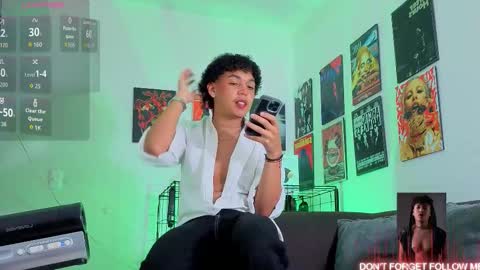 Snapshot of gaeloconner chatting on 4, 10, 2025 Gael Conner online show from 4, 10, 2025