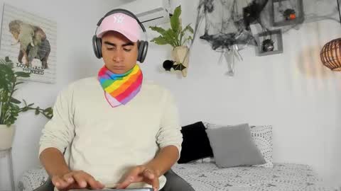 Snapshot of gaelpike chatting on 6, 11, 2025 Gael online show from 6, 11, 2025