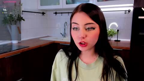 Snapshot of garden_flower chatting on 6, 2, 2025 Violla online show from 6, 2, 2025