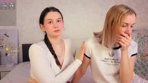 Snapshot of garden_flower chatting on 30, 11, 2025 Violla online show from 30, 11, 2025