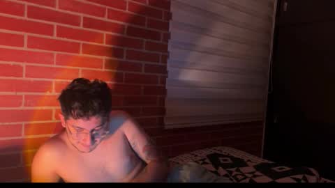 Snapshot of garyy333 chatting on 24, 9, 2025 Gary online show from 24, 9, 2025