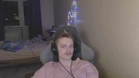 Snapshot of gasturfahe chatting on 6, 3, 2025 gasturfahe online show from 6, 3, 2025