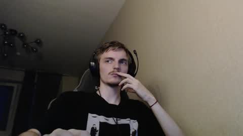 Snapshot of gasturfahe chatting on 8, 9, 2025 gasturfahe online show from 8, 9, 2025