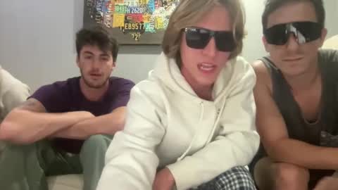 Snapshot of gavinnumbers chatting on 8, 10, 2025 gavinnumbers online show from 8, 10, 2025