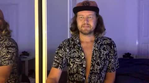 gcsurfer81 online show from 17, 3, 2026