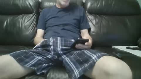 Snapshot of geeezer64 chatting on 1, 6, 2026 geeezer64 online show from 1, 6, 2026