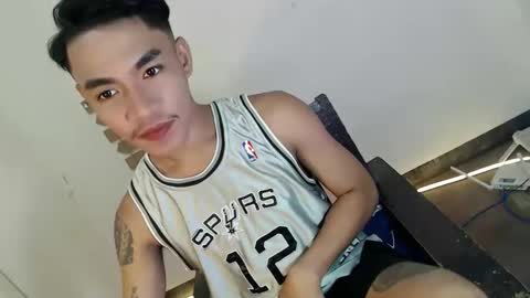 Snapshot of gelluxxx chatting on 9, 4, 2026 gelo online show from 9, 4, 2026