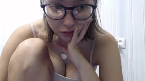 genev__ievee online show from 13, 11, 2025