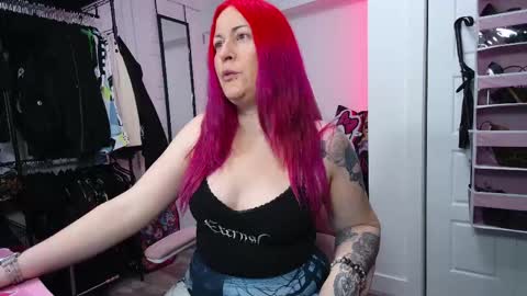 Snapshot of gennyrock chatting on 18, 4, 2026 Genny Rock and online show from 18, 4, 2026