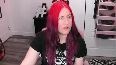 Snapshot of gennyrock chatting on 3, 5, 2026 Genny Rock and online show from 3, 5, 2026