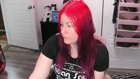 Snapshot of gennyrock chatting on 23, 5, 2026 Genny Rock and online show from 23, 5, 2026
