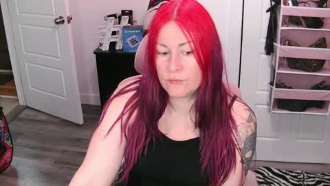 Snapshot of gennyrock chatting on 24, 5, 2026 Genny Rock and online show from 24, 5, 2026