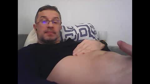 Snapshot of gentleman032 chatting on 9, 2, 2025 gentleman032 online show from 9, 2, 2025