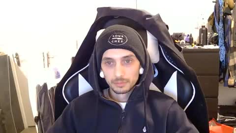 Snapshot of george71311 chatting on 17, 12, 2024 George2323 online show from 17, 12, 2024